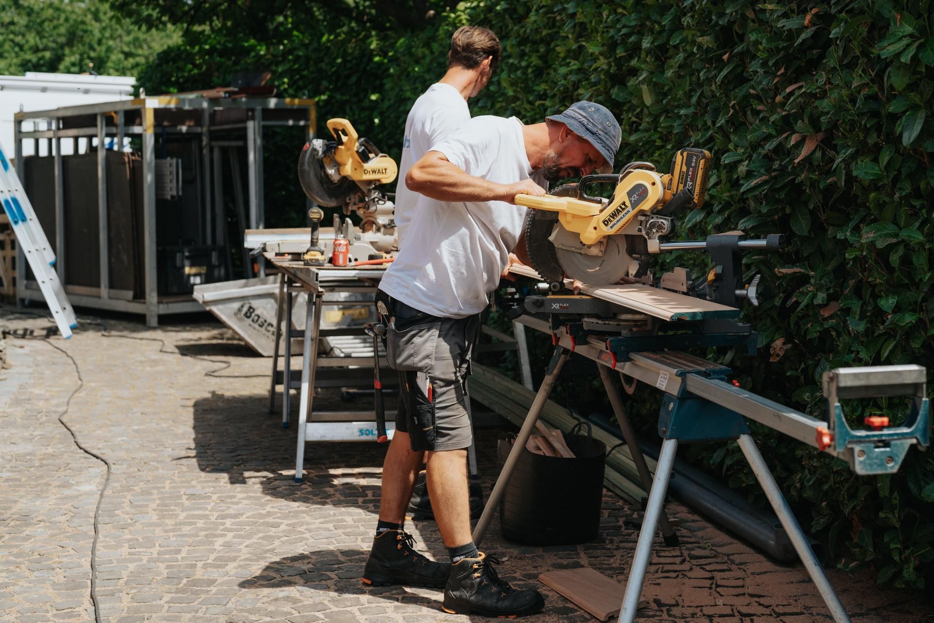 Schrijnwerken Dakwerken Vanhoudt Partner Klusjes