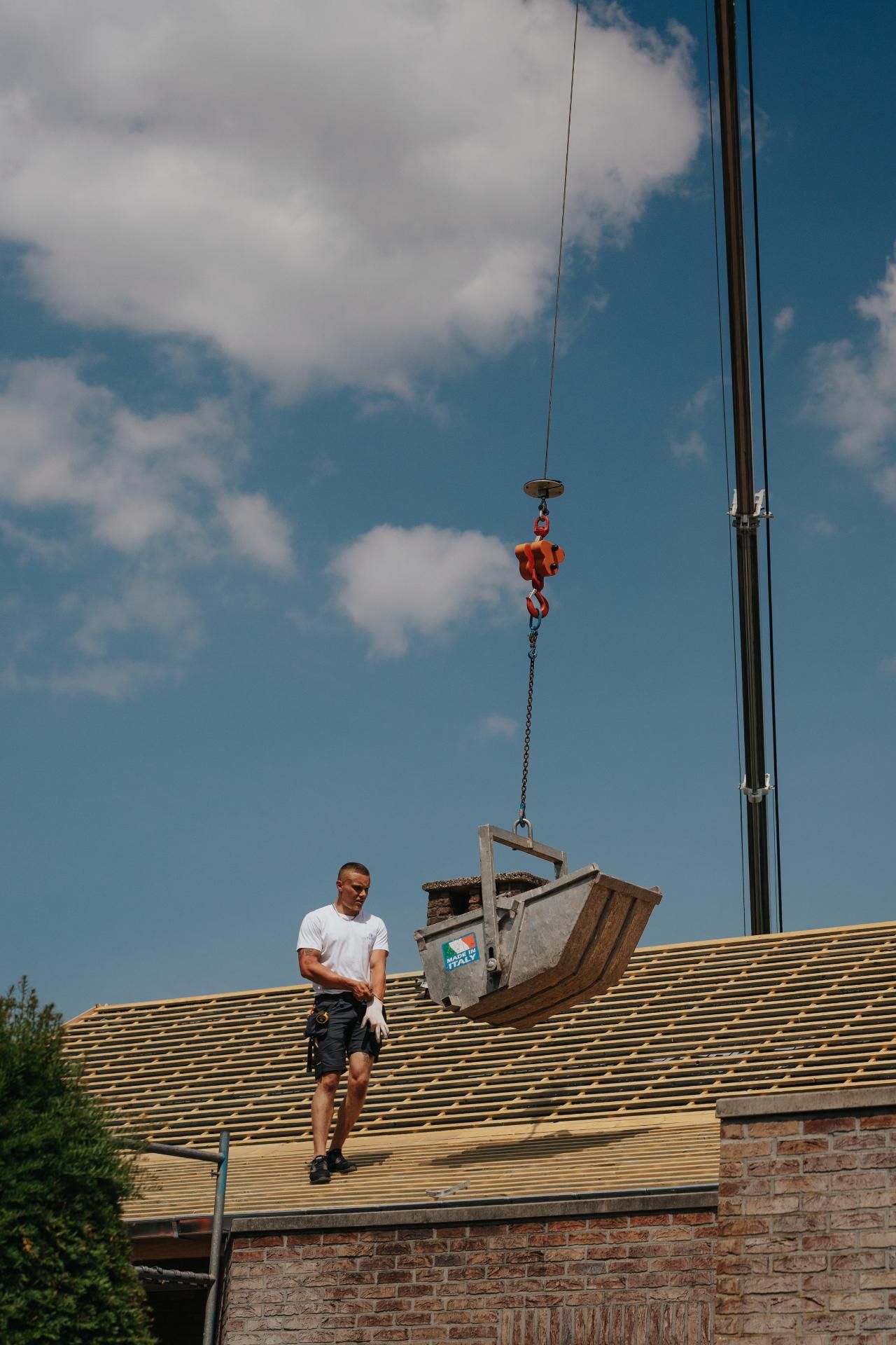Specialist Hellende Dakrenovaties Vanhoudt